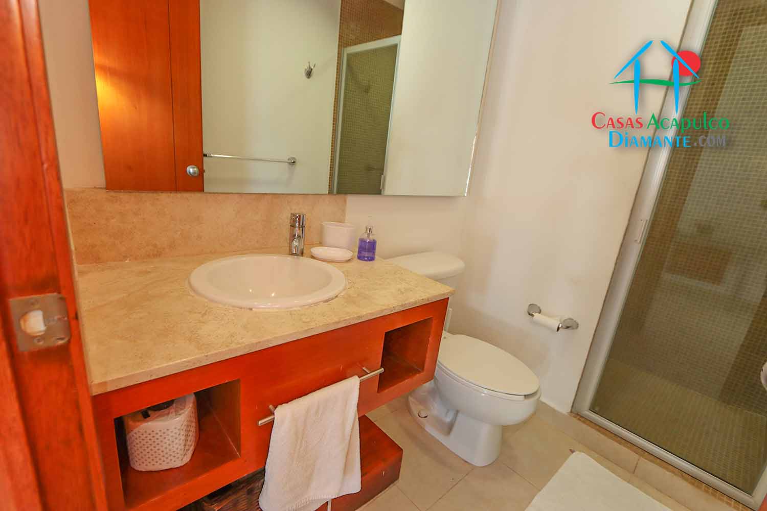 Mayan Lakes MT2 204 - Baño completo 1